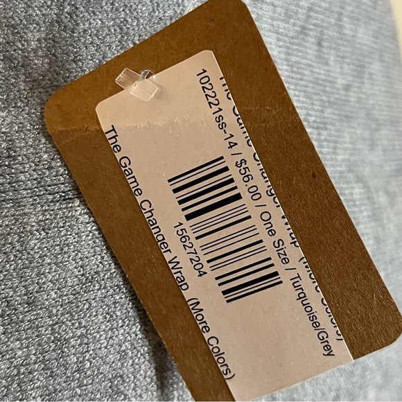 NWT The Game Changer Wrap Poncho Fringe - Picture 8 of 9